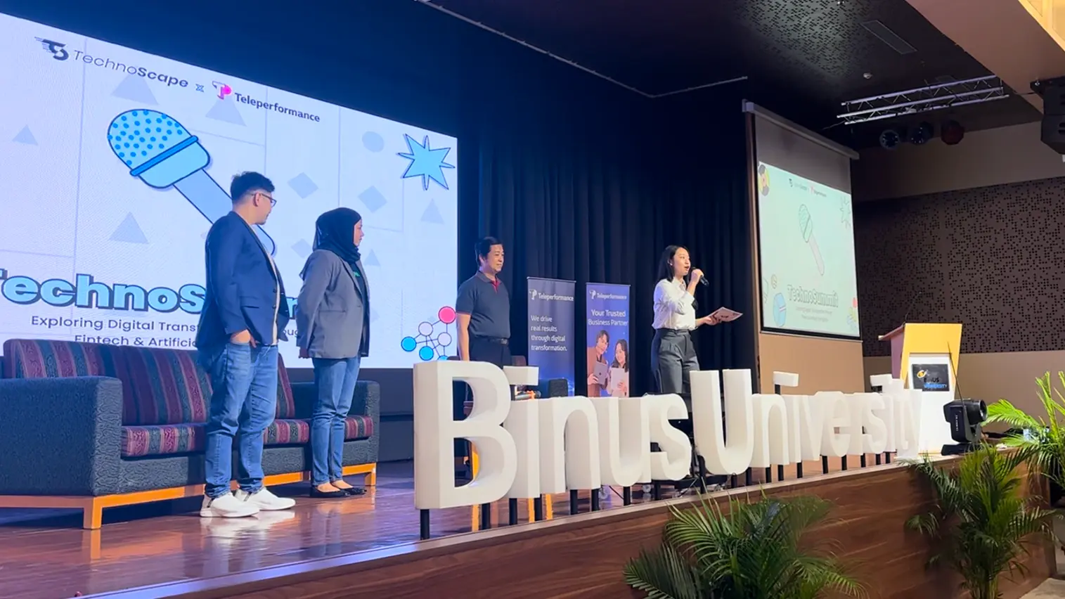 4.TechnoSummit-ezgif.com-optiwebp technospace-2025